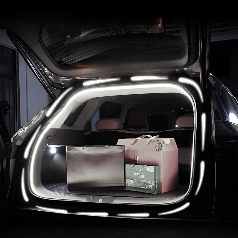 ボルボ XC60 車のトランクアンビエントライト自動感知装飾 - Outdoor Lighting Strip のレビューと価格