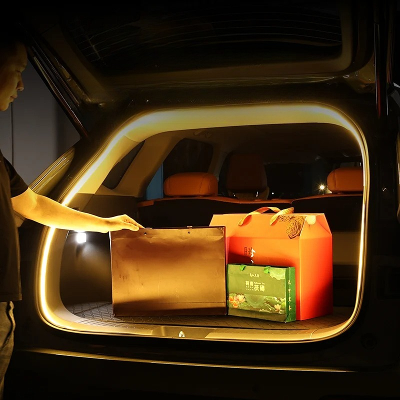 ボルボ XC60 車のトランクアンビエントライト自動感知装飾 - Outdoor Lighting Strip のレビューと価格